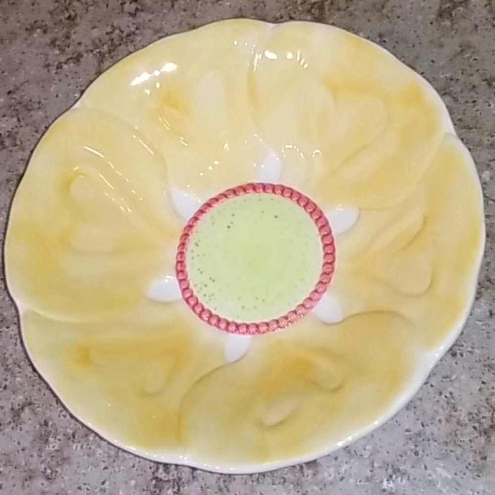 Pfaltzgraff Emma flower salad bowl